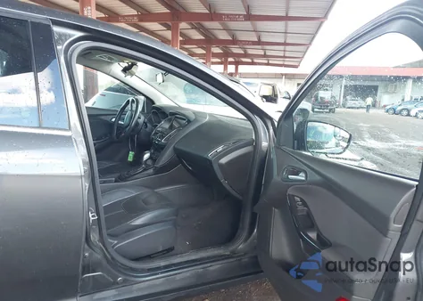 2016 Ford Focus Titanium from USA, damaged, VIN 1FADP3J21GL362772